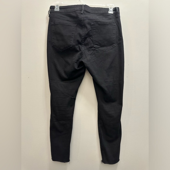 Old Navy Rockstar Mid-Rise Distressed Jeans - Picture 2 of 4